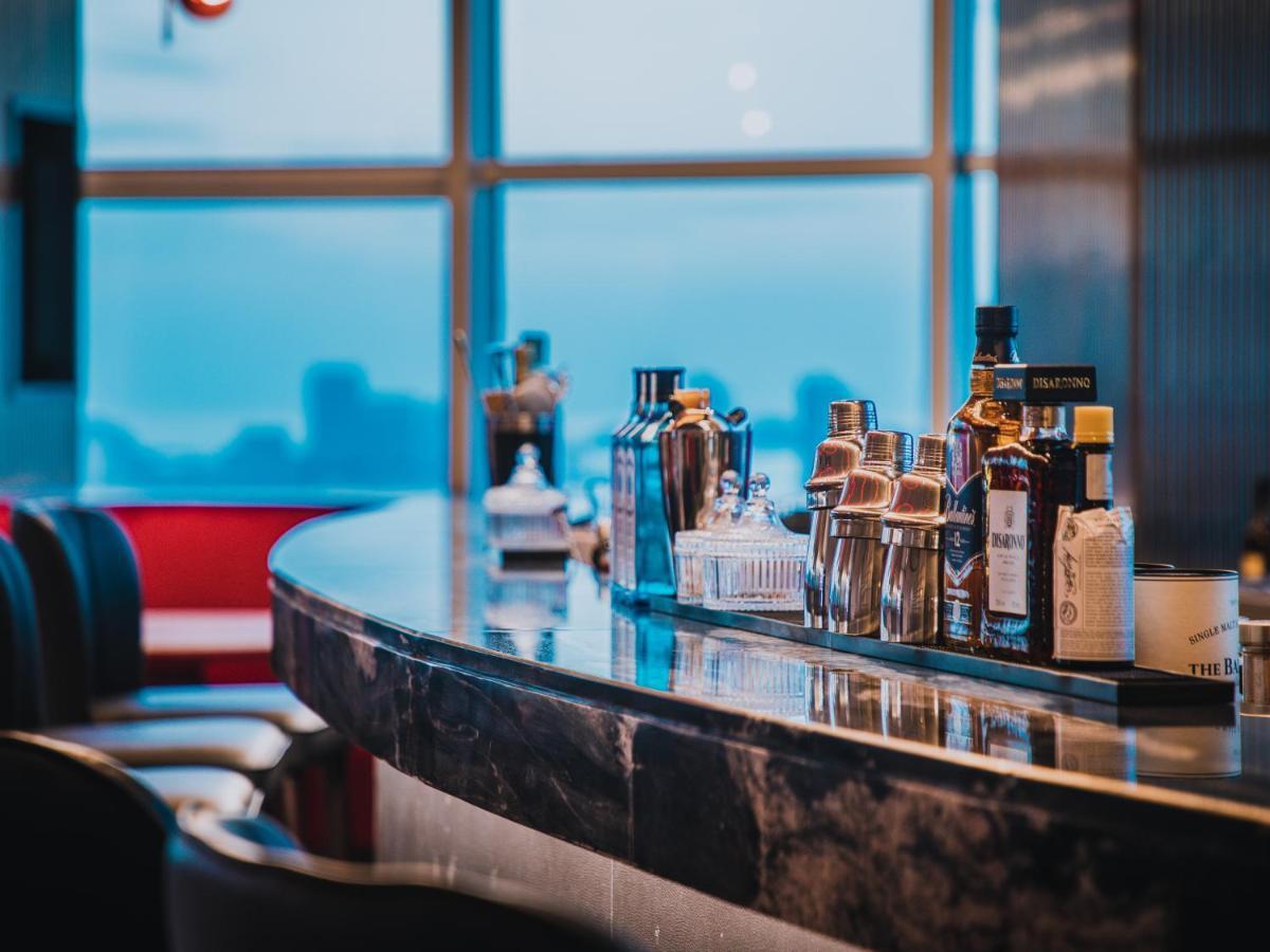 Radisson Red Hotel Zhuhai Gongbei Port Esterno foto