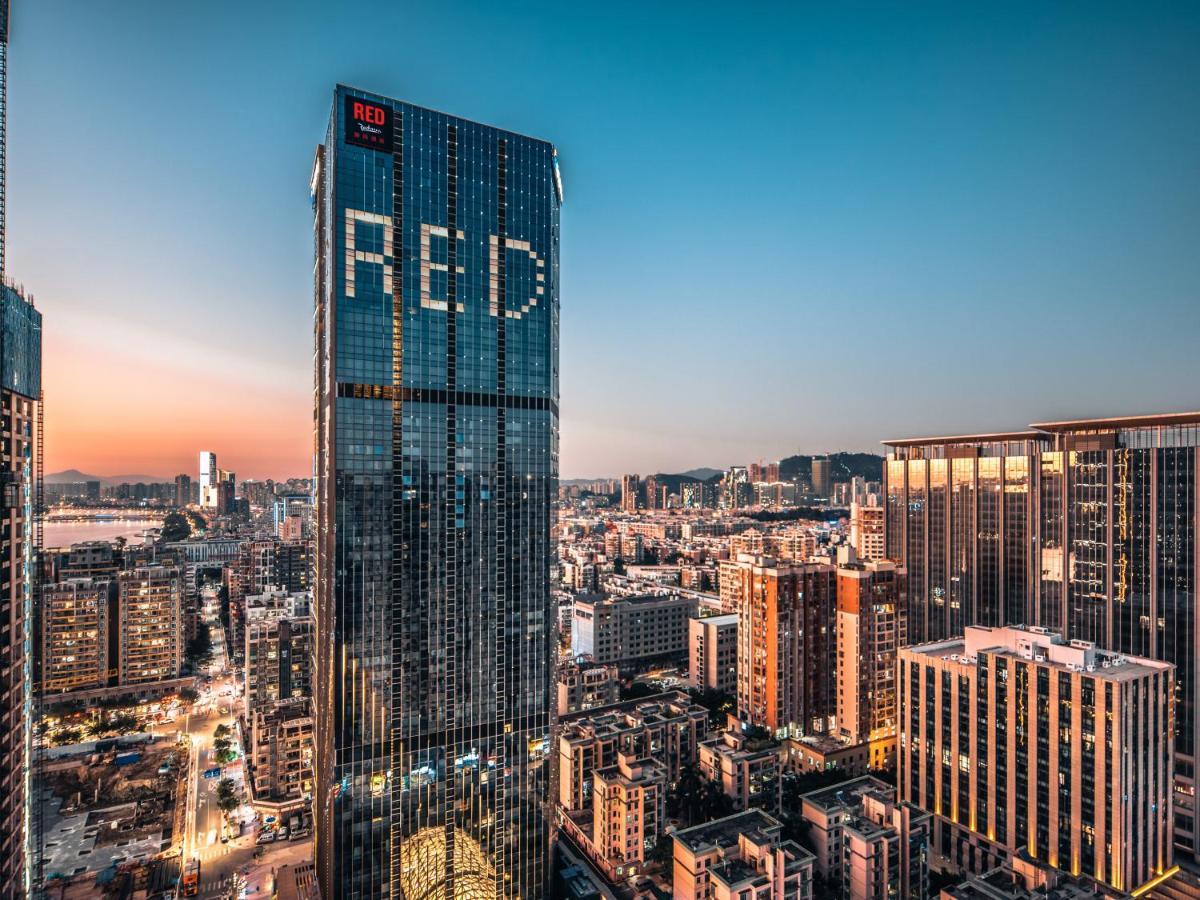 Radisson Red Hotel Zhuhai Gongbei Port Esterno foto
