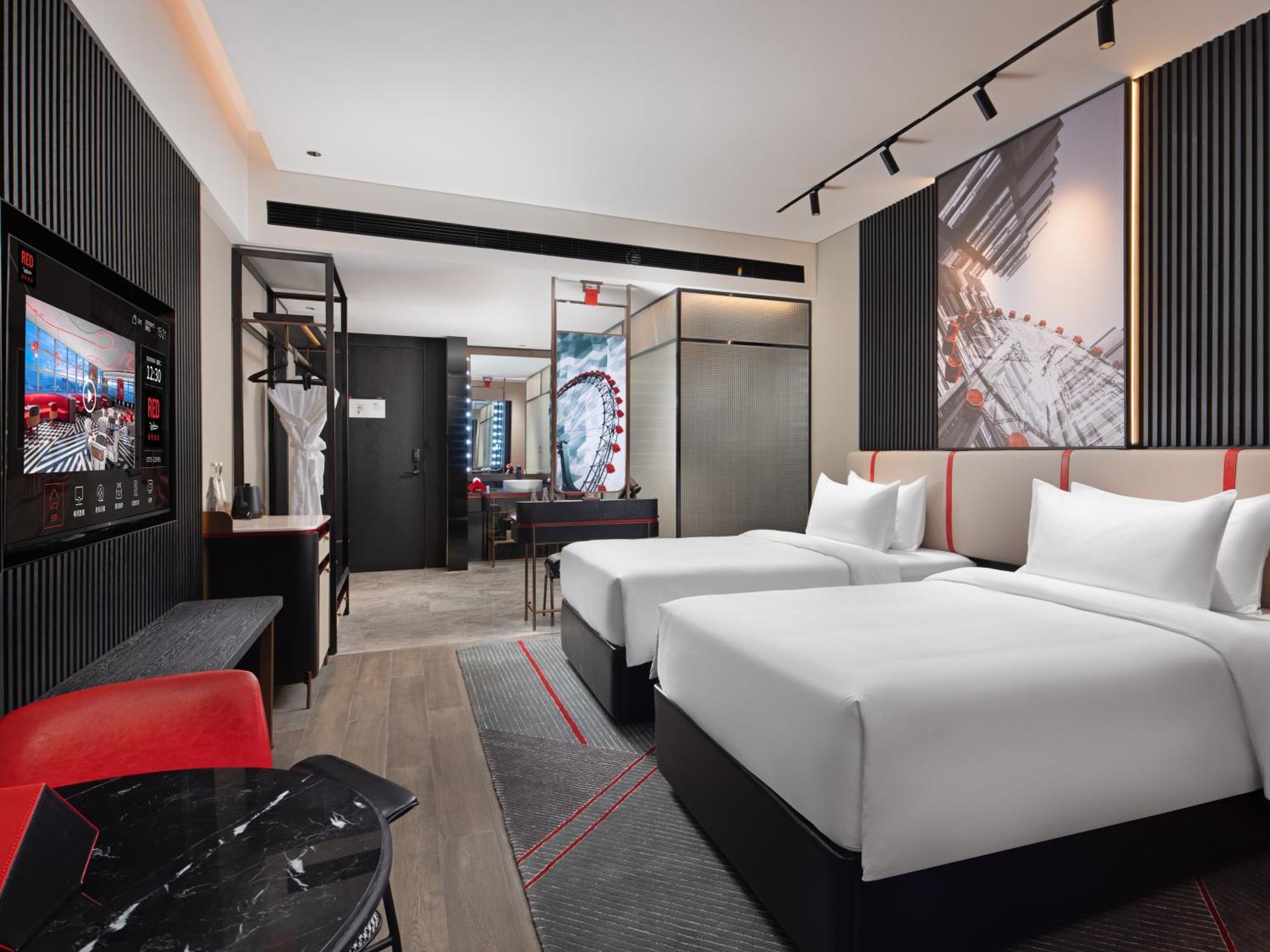 Radisson Red Hotel Zhuhai Gongbei Port Esterno foto