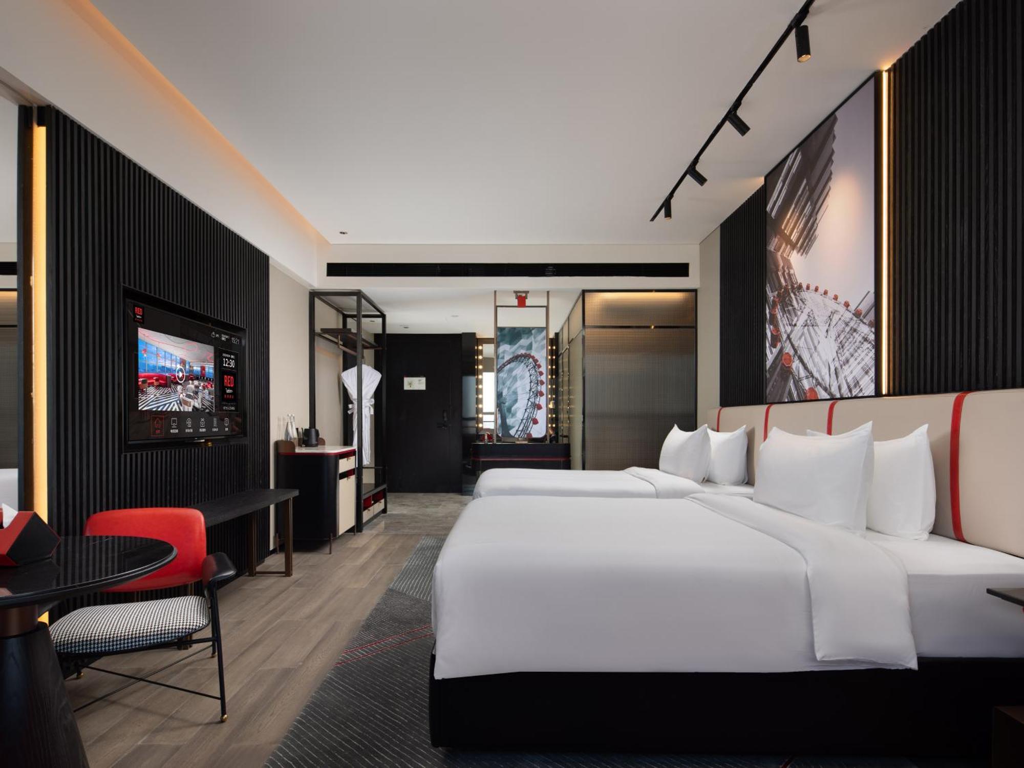 Radisson Red Hotel Zhuhai Gongbei Port Esterno foto