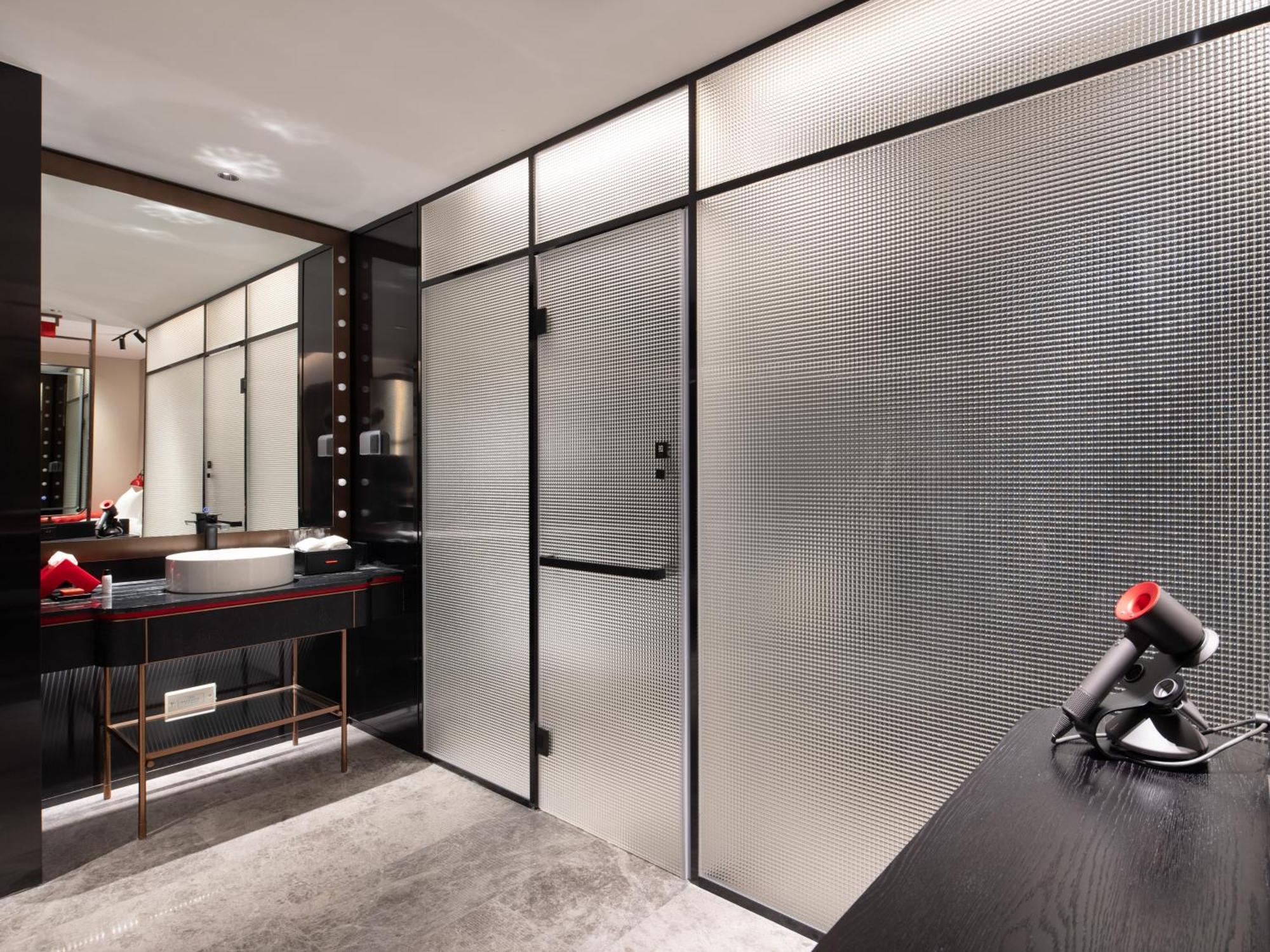 Radisson Red Hotel Zhuhai Gongbei Port Esterno foto