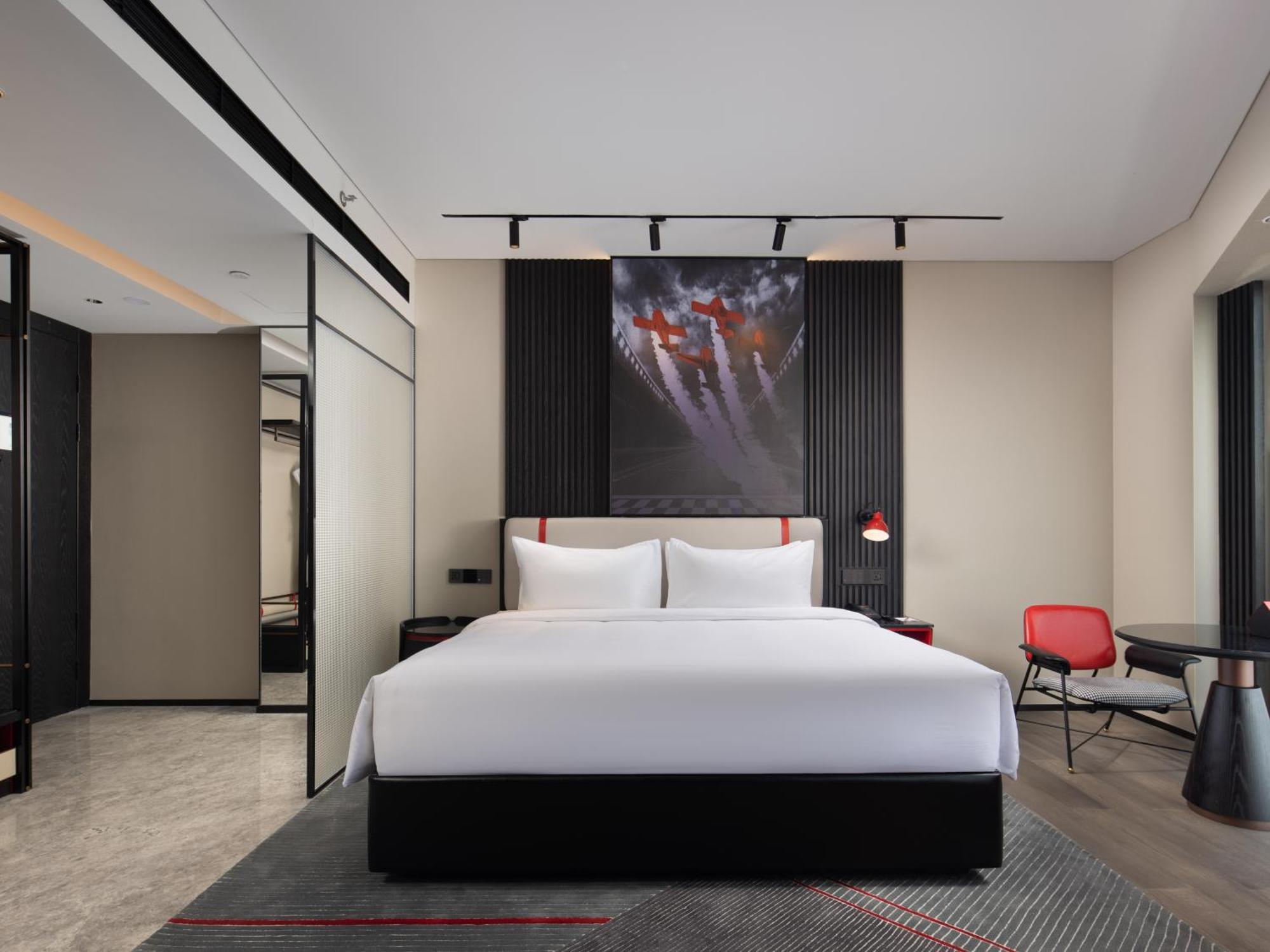 Radisson Red Hotel Zhuhai Gongbei Port Esterno foto